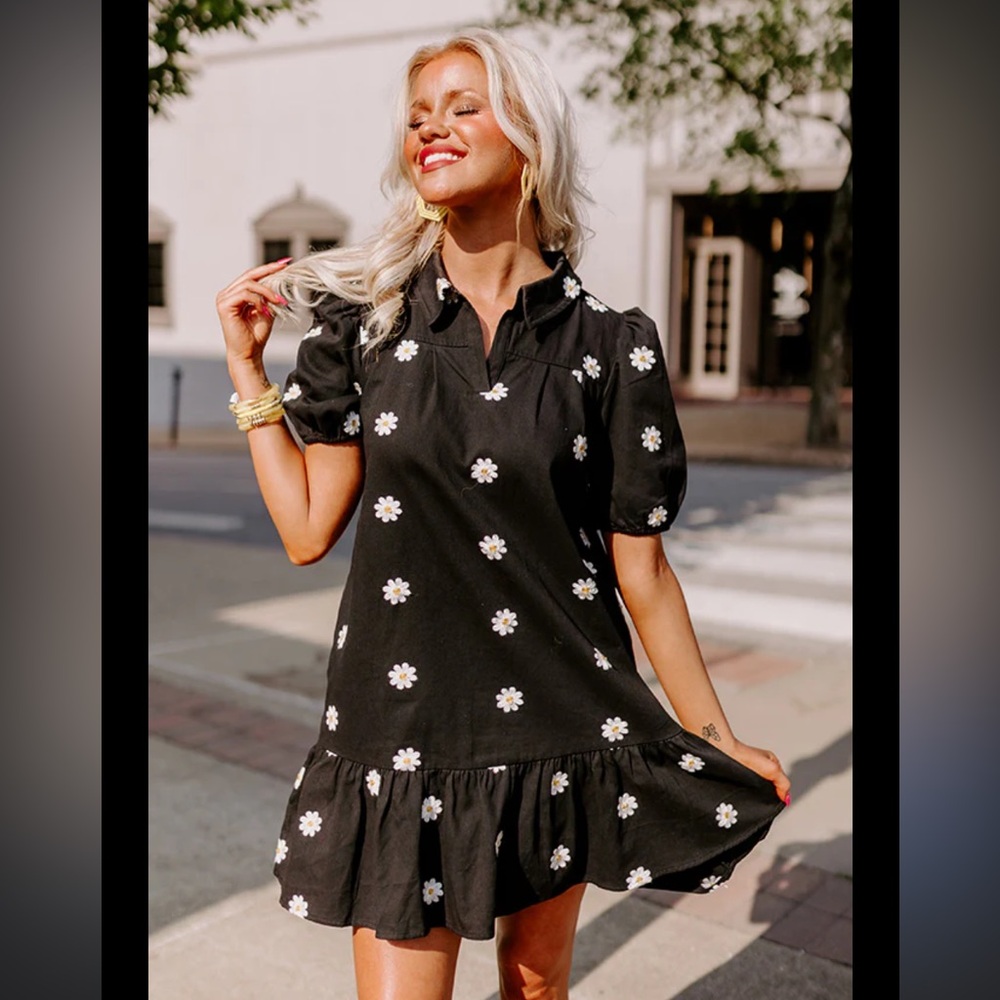 &merci embroidered daisy mini dress
